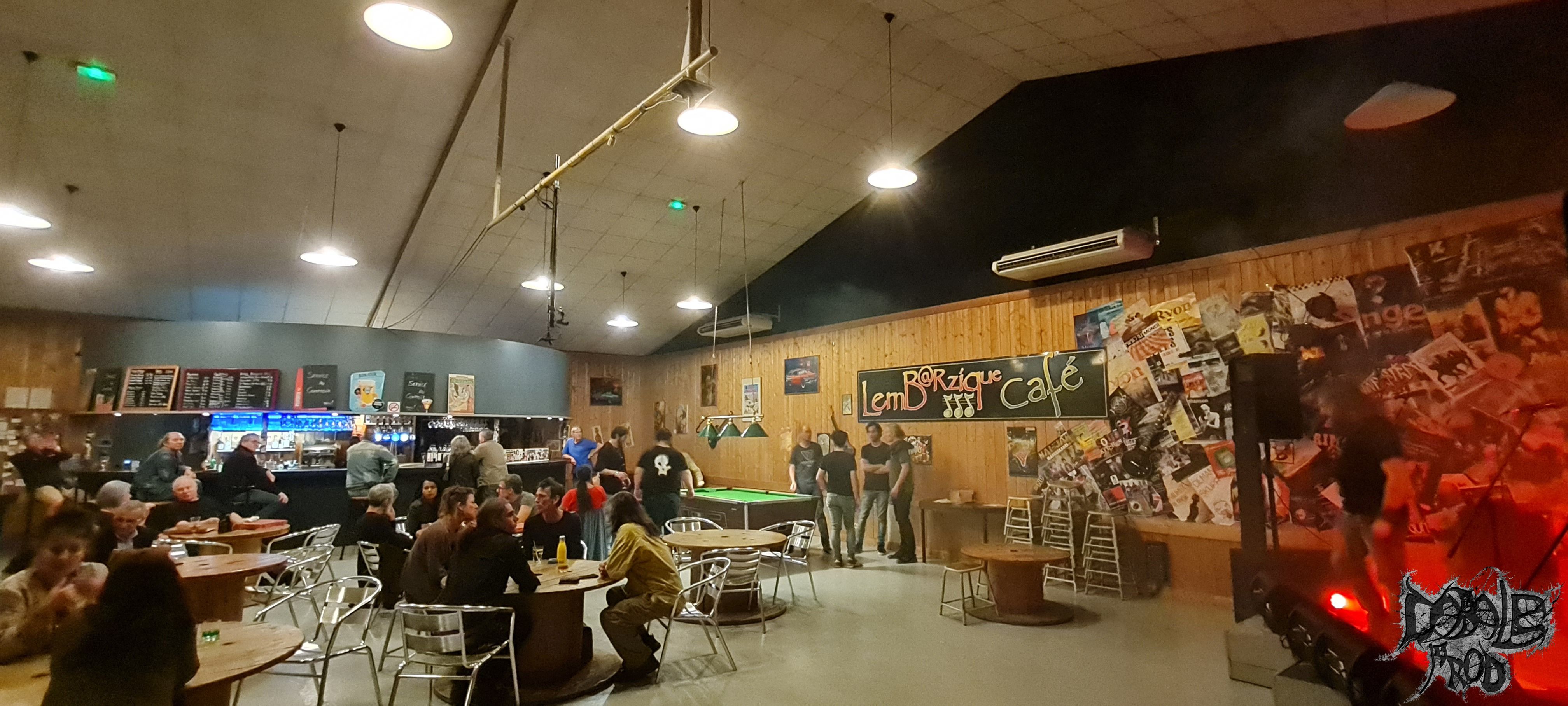 intérieur bar.jpg (938 KB)