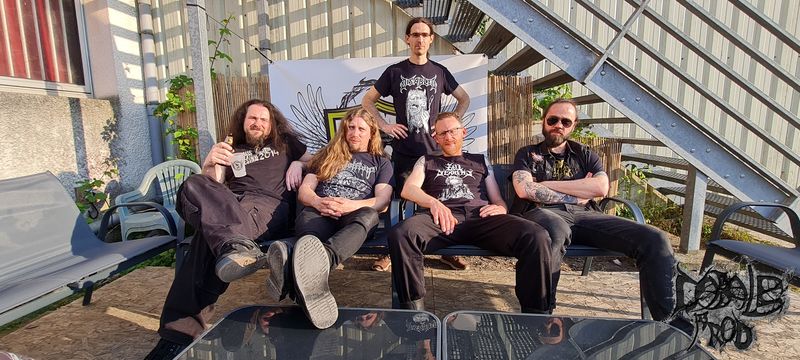 FoS band.jpg (129 KB)