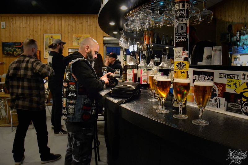 BAR 1.jpg (75 KB)