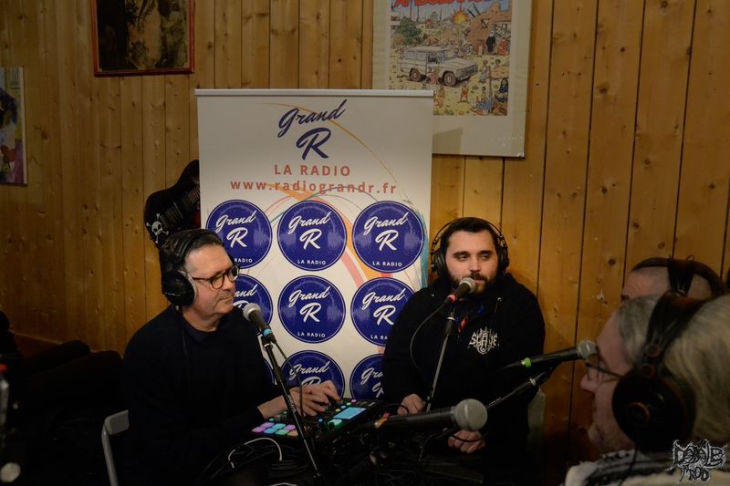 RADIO 2.jpg (63 KB)