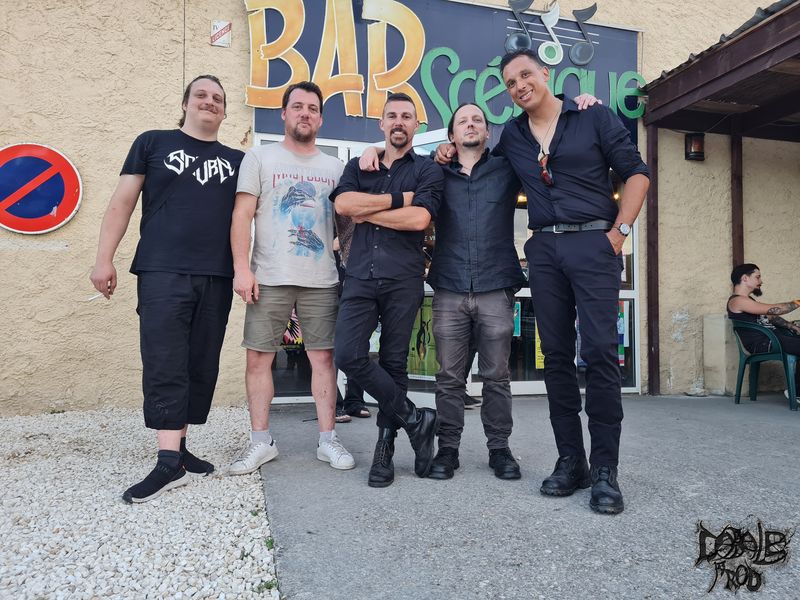 Altered Shade band.jpg (160 KB)