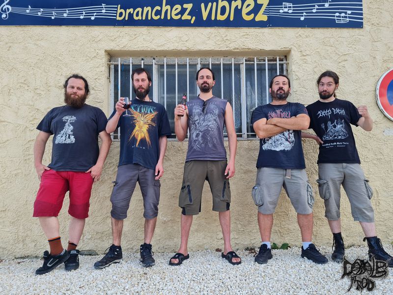 Trepanator band.jpg (176 KB)