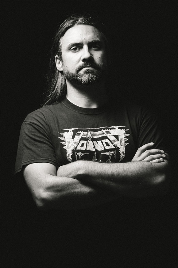 ETRANGE portrait_deadale.jpg (91 KB)