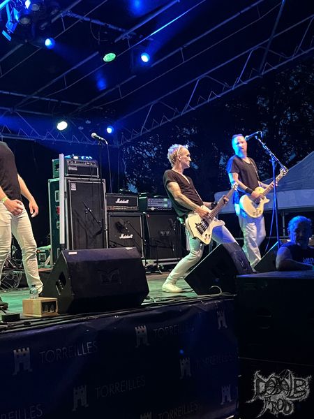 HIGH SPIRITS1.jpg (92 KB)