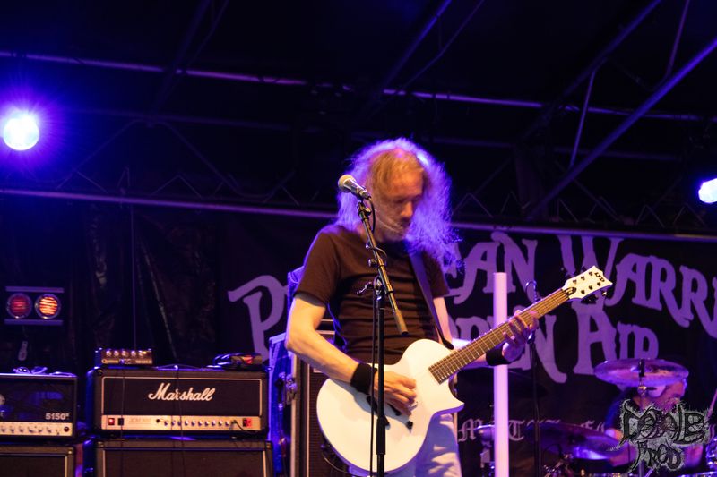 HIGH SPIRITS13.jpg (101 KB)