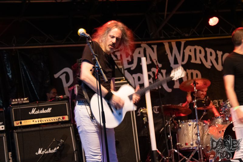 HIGH SPIRITS24.jpg (112 KB)