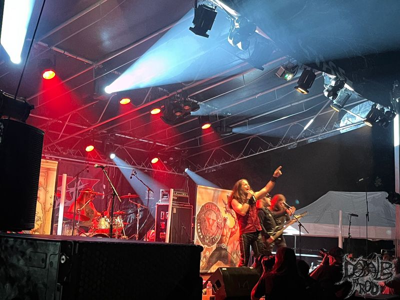 RIOT V4.jpg (136 KB)